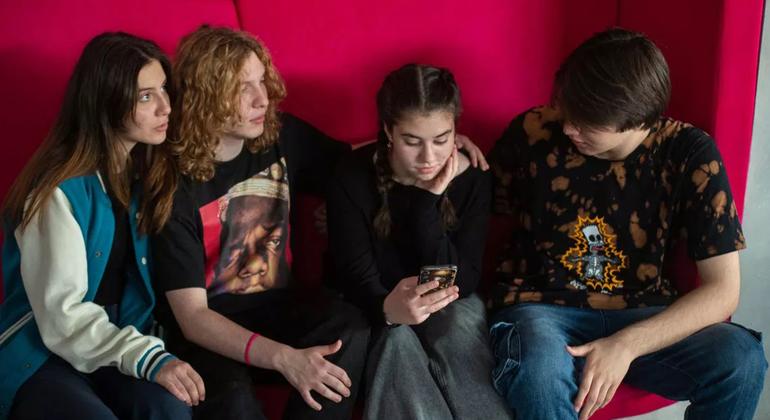 От дипфейков до груминга: в ООН предупреждают о нарастающих угрозах ИИ для детей